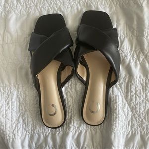 NWT journee collection black sandals